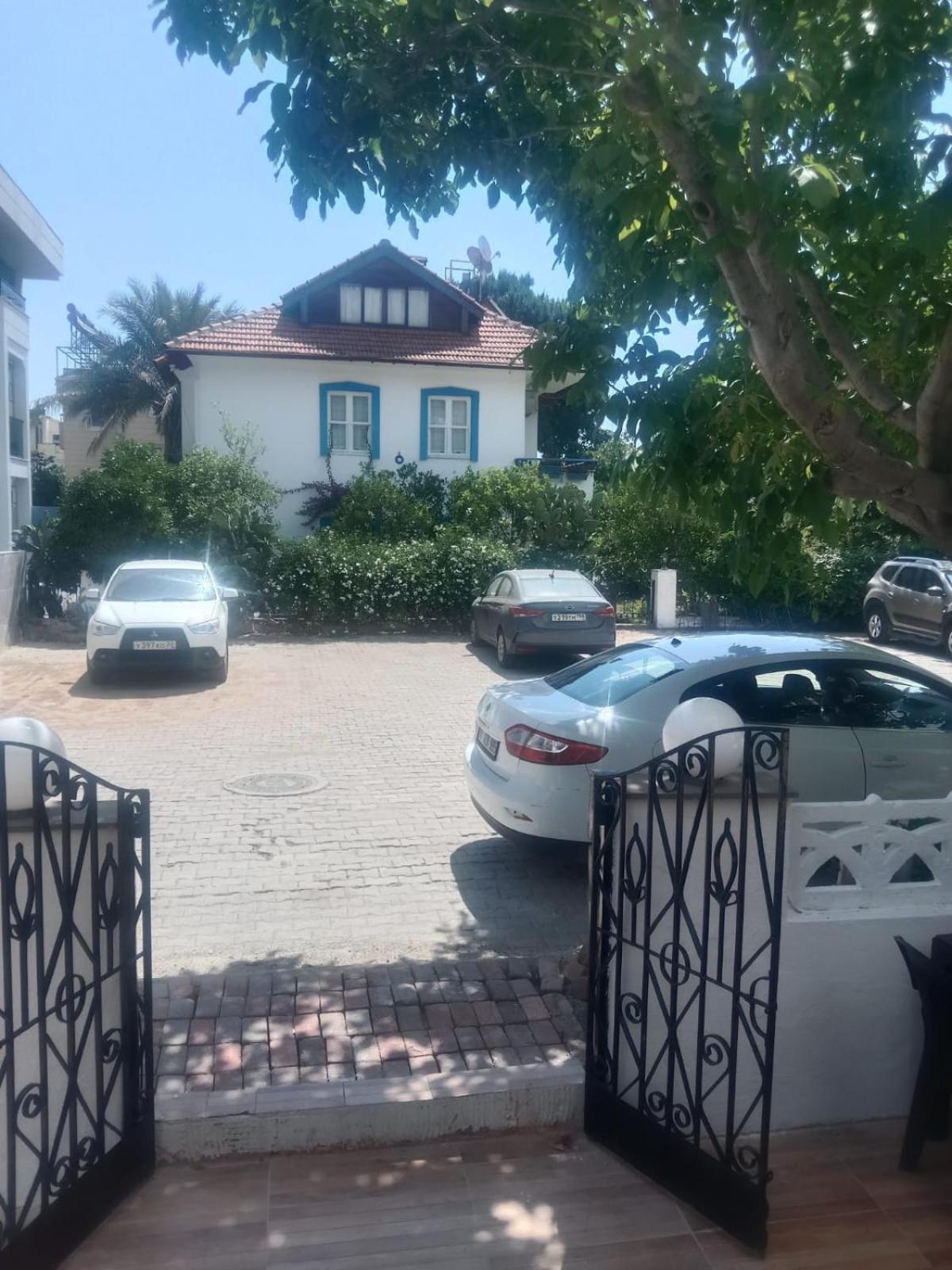 Garden Prizma Rooms&aparts קמר