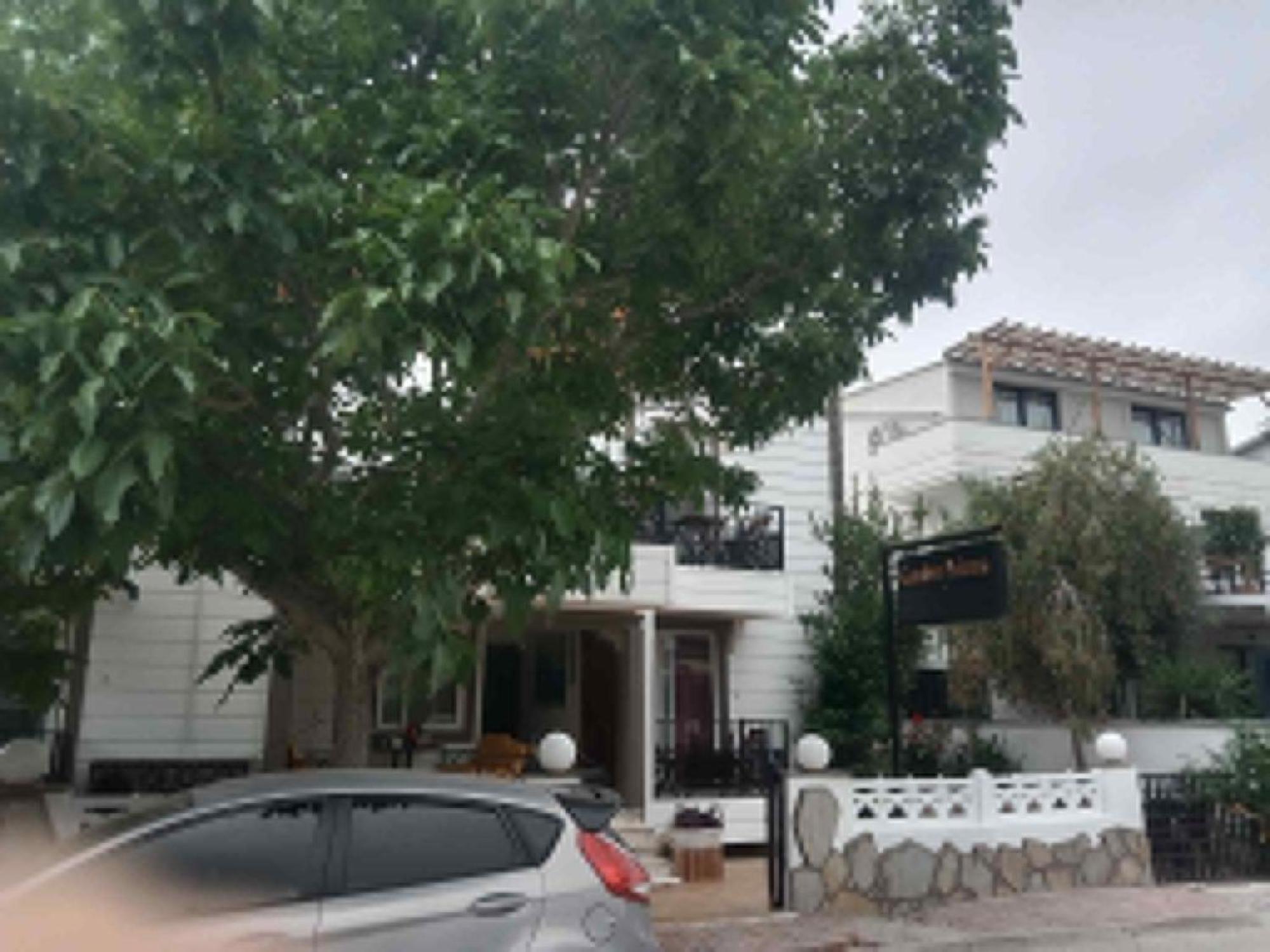Garden Prizma Rooms&aparts בית אירוח