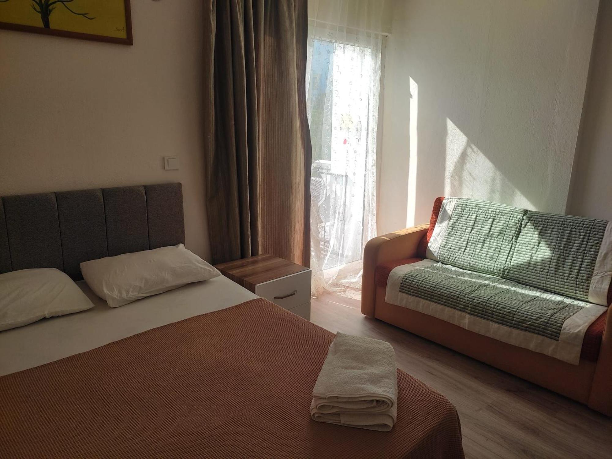 Garden Prizma Rooms&aparts קמר